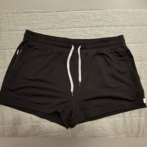 Vuori Black Halo Performance Shorts Large NWOT
